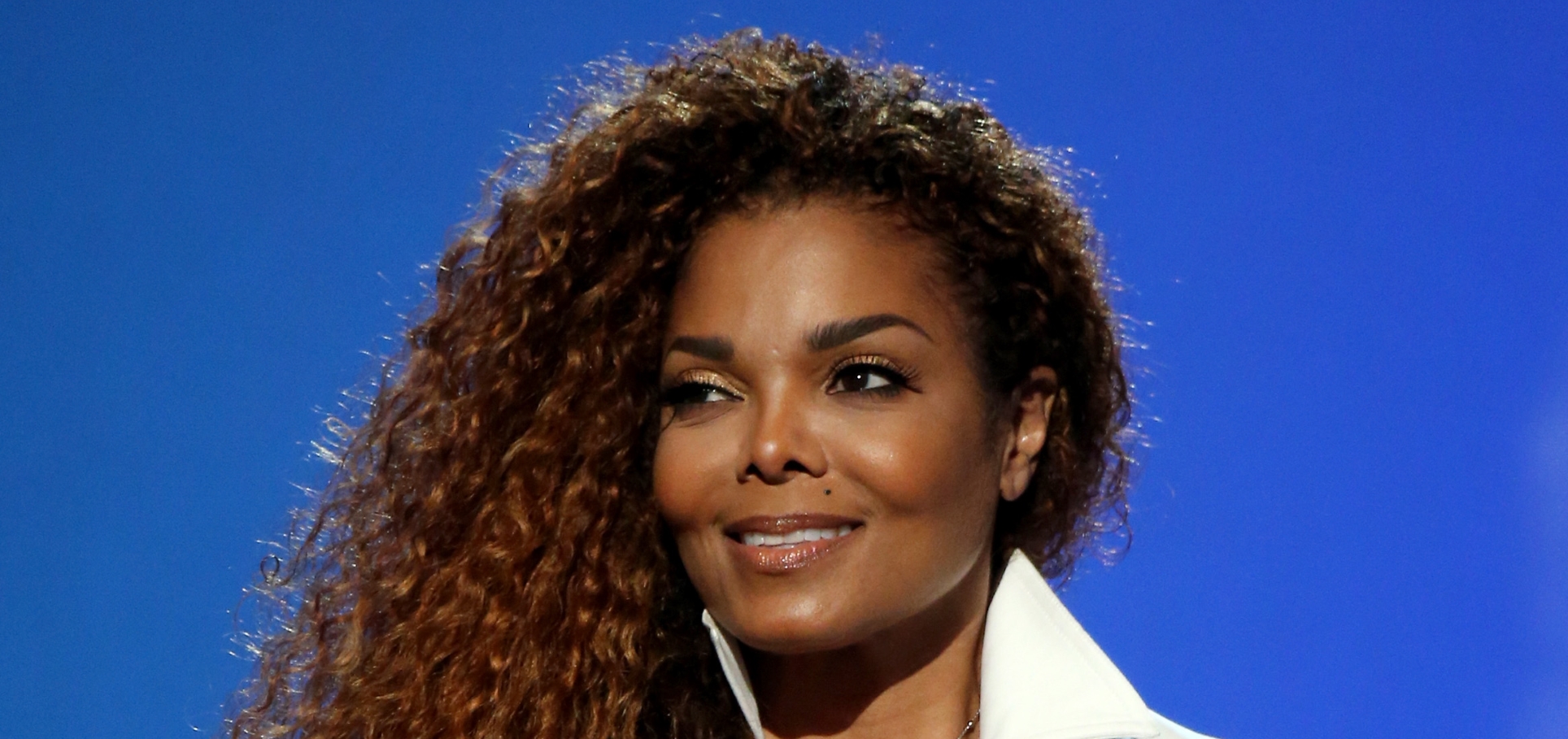 Janet Jackson's "Unbreakable" Pacing To Win Sales Race With ...