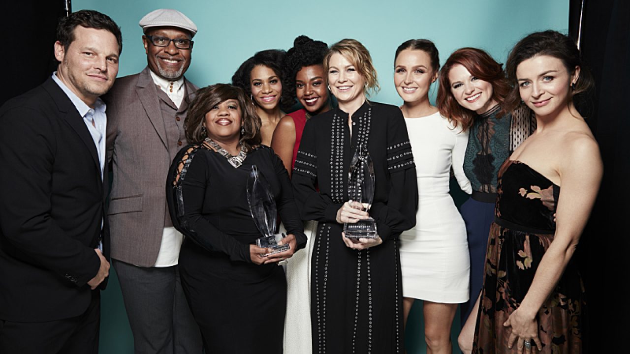 Grey S Anatomy Cast Shawn Mendes Meghan Trainor More Pose In People S Choice Photo Booth