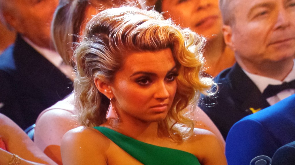 Tori Kelly reacts during Taylor Swifts acceptance speech