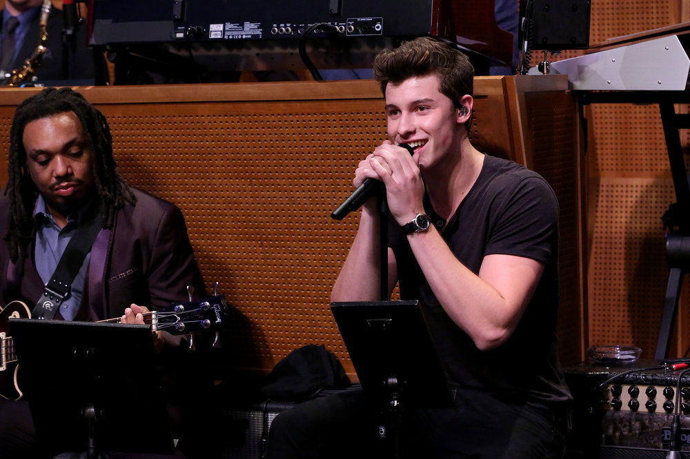 THE TONIGHT SHOW STARRING JIMMY FALLON -- Episode 0539 -- Pictured: Singer Shawn Mendes sits in with The Roots during the "Hashtag Fall Songs" bit on September 22, 2016 -- (Photo by: Andrew Lipovsky/NBC)