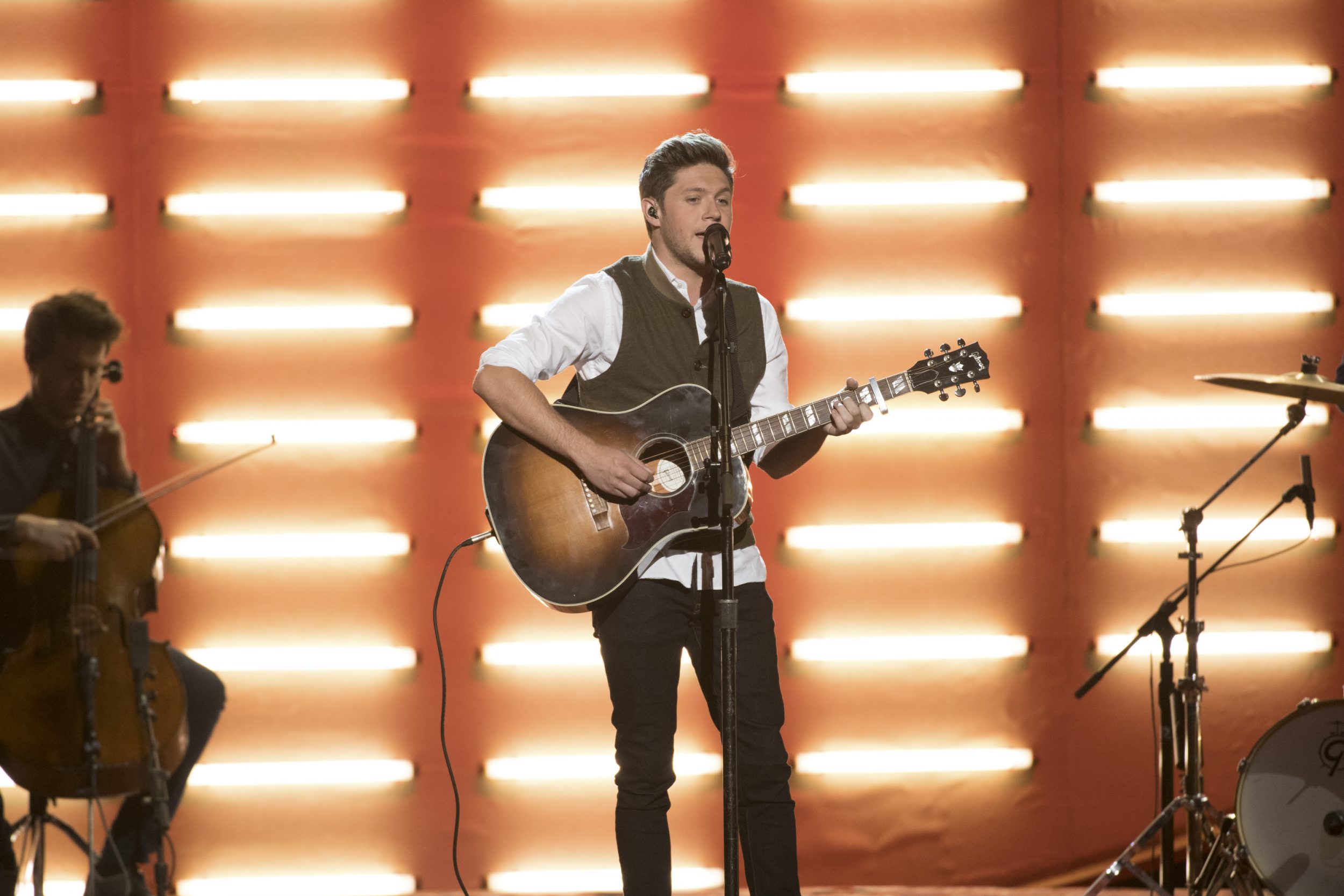 THE 2016 AMERICAN MUSIC AWARDS(r) - The “2016 American Music Awards,” the world’s biggest fan-voted award show, broadcasts live from the Microsoft Theater in Los Angeles on SUNDAY, NOVEMBER 20, at 8:00 p.m. EST, on ABC. (Image Group LA/ABC) NIALL HORAN
