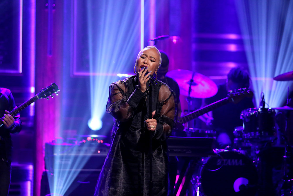 THE TONIGHT SHOW STARRING JIMMY FALLON -- Episode 0574 -- Pictured: Musical guest Emeli Sandé performs on November 18, 2016 -- (Photo by: Andrew Lipovsky/NBC)