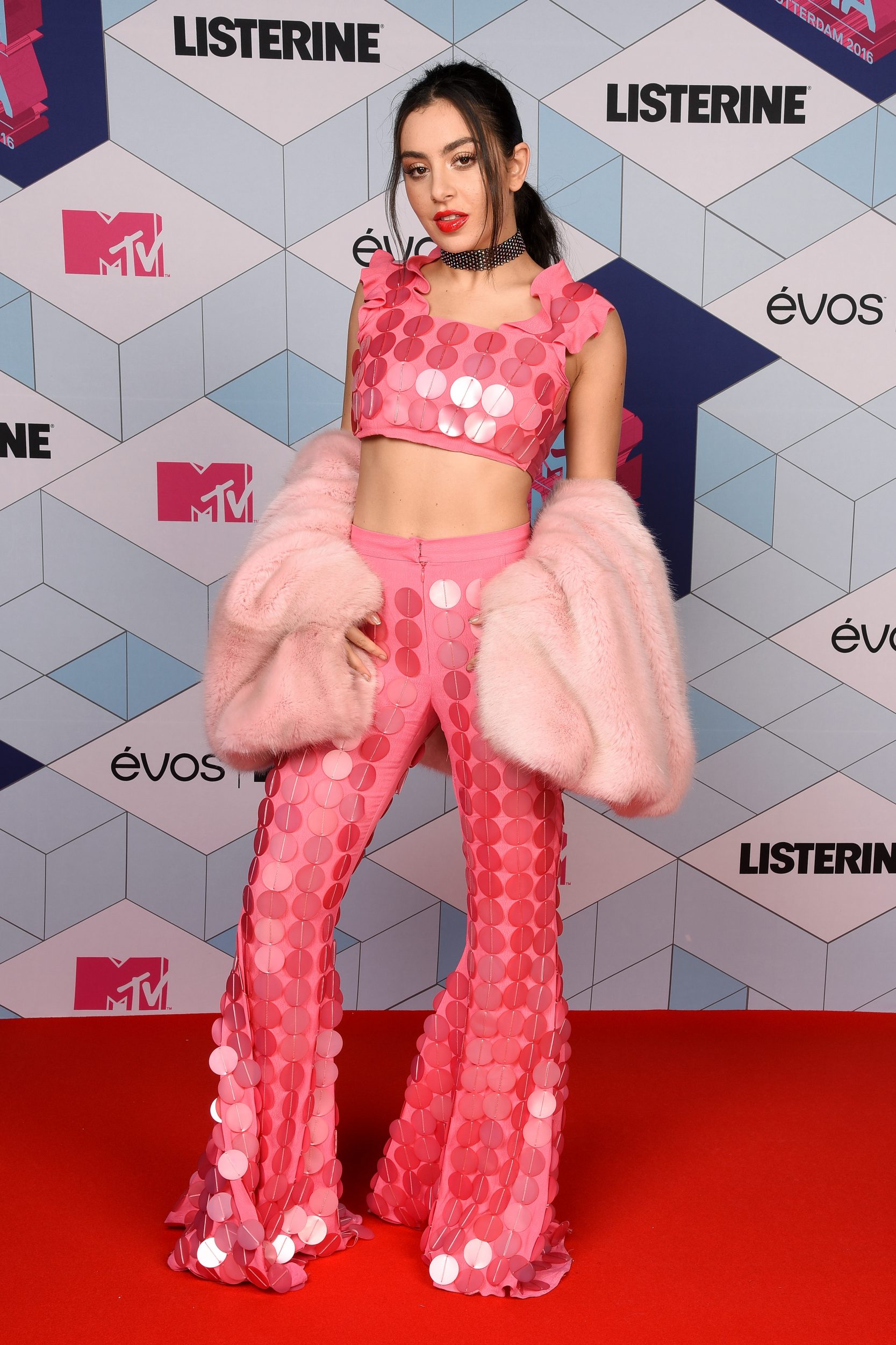 ROTTERDAM, NETHERLANDS - NOVEMBER 06: (EXCLUSIVE COVERAGE) Charli XCX attends the MTV Europe Music Awards 2016 on November 6, 2016 in Rotterdam, Netherlands. (Photo by Dave Hogan/MTV 2016/Getty Images) *** Local Caption *** Charli XCX