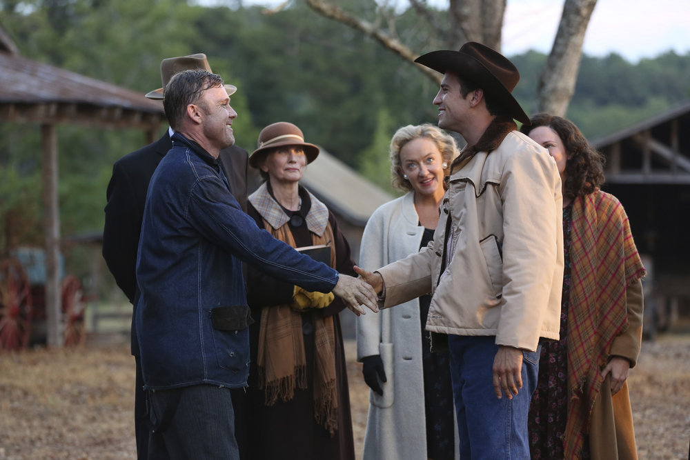 DOLLY PARTON'S CHRISTMAS OF MANY COLORS: CIRCLE OF LOVE -- Pictured: (l-r) Ricky Schroder as Robert Lee Parton, Stephanie Astalos as Grandma Rena, Jane McNeil as Aunt Estelle, Cameron Jones as Bill Earl Owens (Uncle Billy), Kelli Bergland as Willadeene Parton -- (Photo by: Quantrell Colbert/NBC)