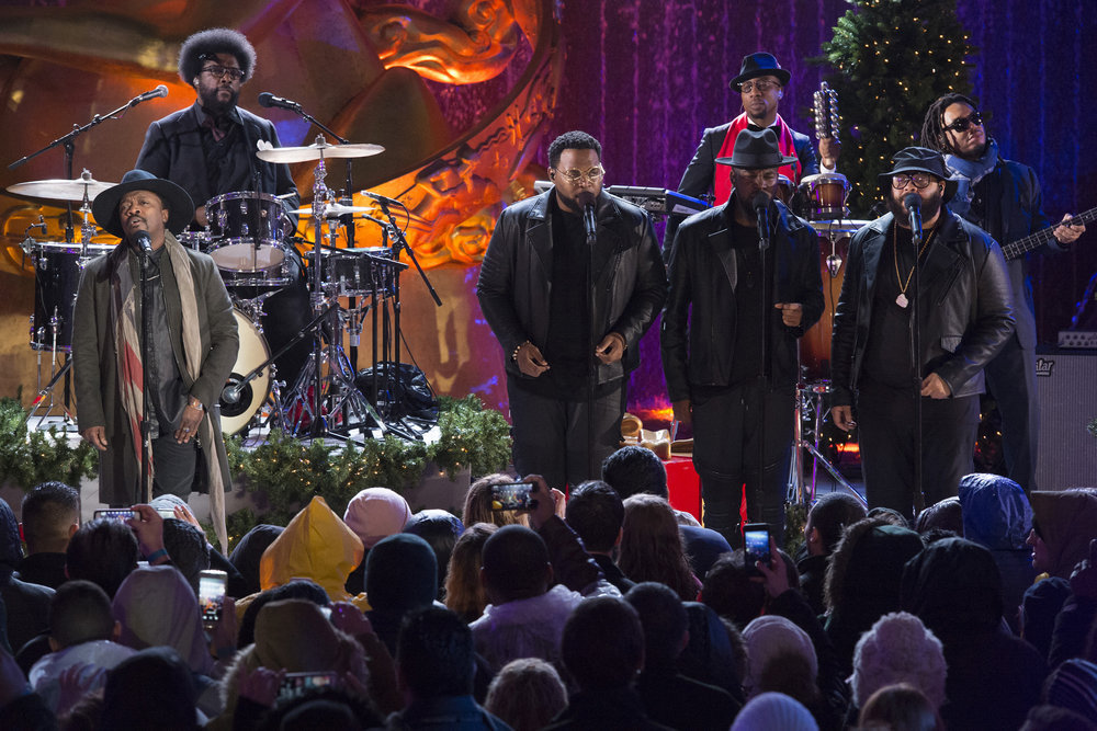 CHRISTMAS IN ROCKEFELLER CENTER -- Pictured: (l-r) Anthony Hamilton, Ahmir "Questlove" Thompson, Frank "Knuckles" Walker, Mark Kelley of The Roots rehearse for the 2016 Christmas in Rockefeller Center -- (Photo by: Virginia Sherwood/NBC)