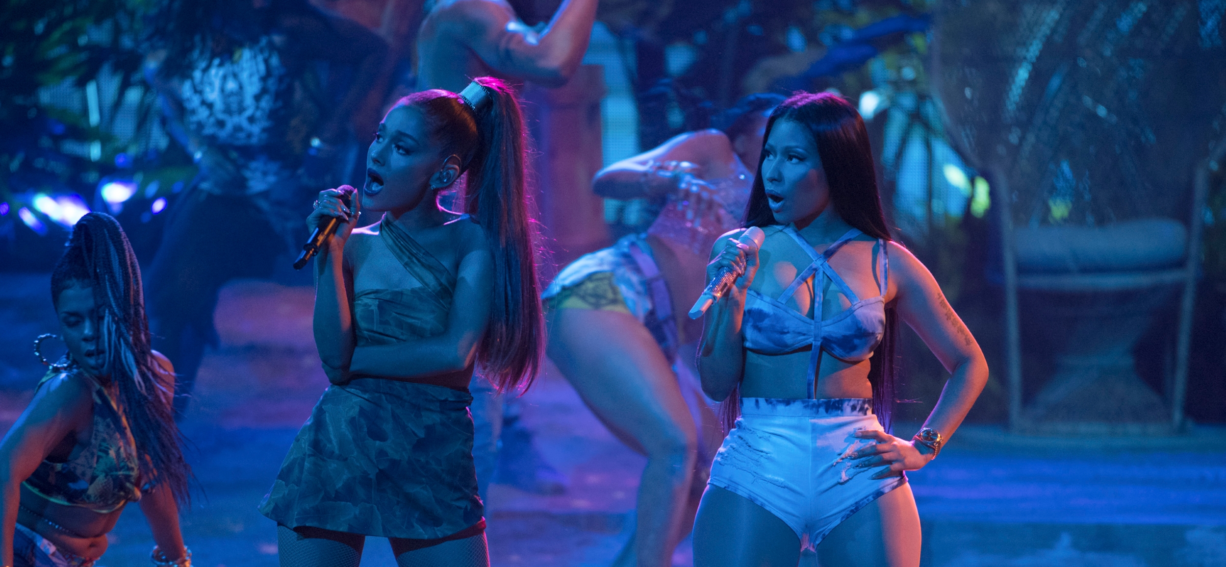 Ariana Grande & Nicki Minaj's 2500 x 1157