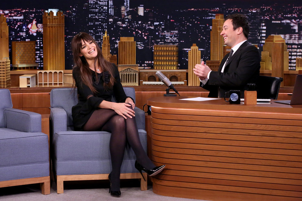 THE TONIGHT SHOW STARRING JIMMY FALLON -- Episode 0585 -- Pictured: (l-r) Actress Katie Holmes during an interview with host Jimmy Fallon on December 06, 2016 -- (Photo by: Andrew Lipovsky/NBC)