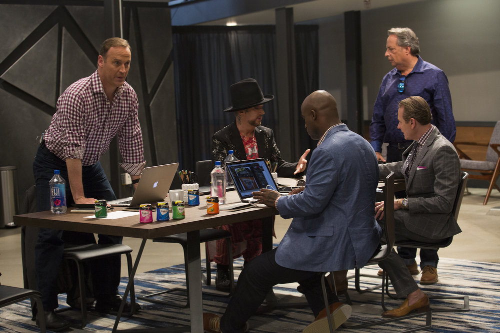 THE NEW CELEBRITY APPRENTICE -- "In Here You Call Me Governor" Episode 1502 -- Pictured: (l-r) Matt Iseman, Boy George, John Lovtiz, Carson Kressley, Ricky Williamns -- (Photo by: Luis Trinh/NBC)
