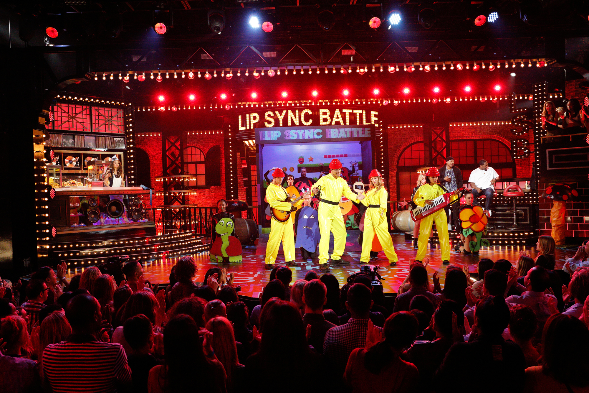Ray Lewis vs. Tony Gonzalez on Lip Sync Battle [Spike Image]