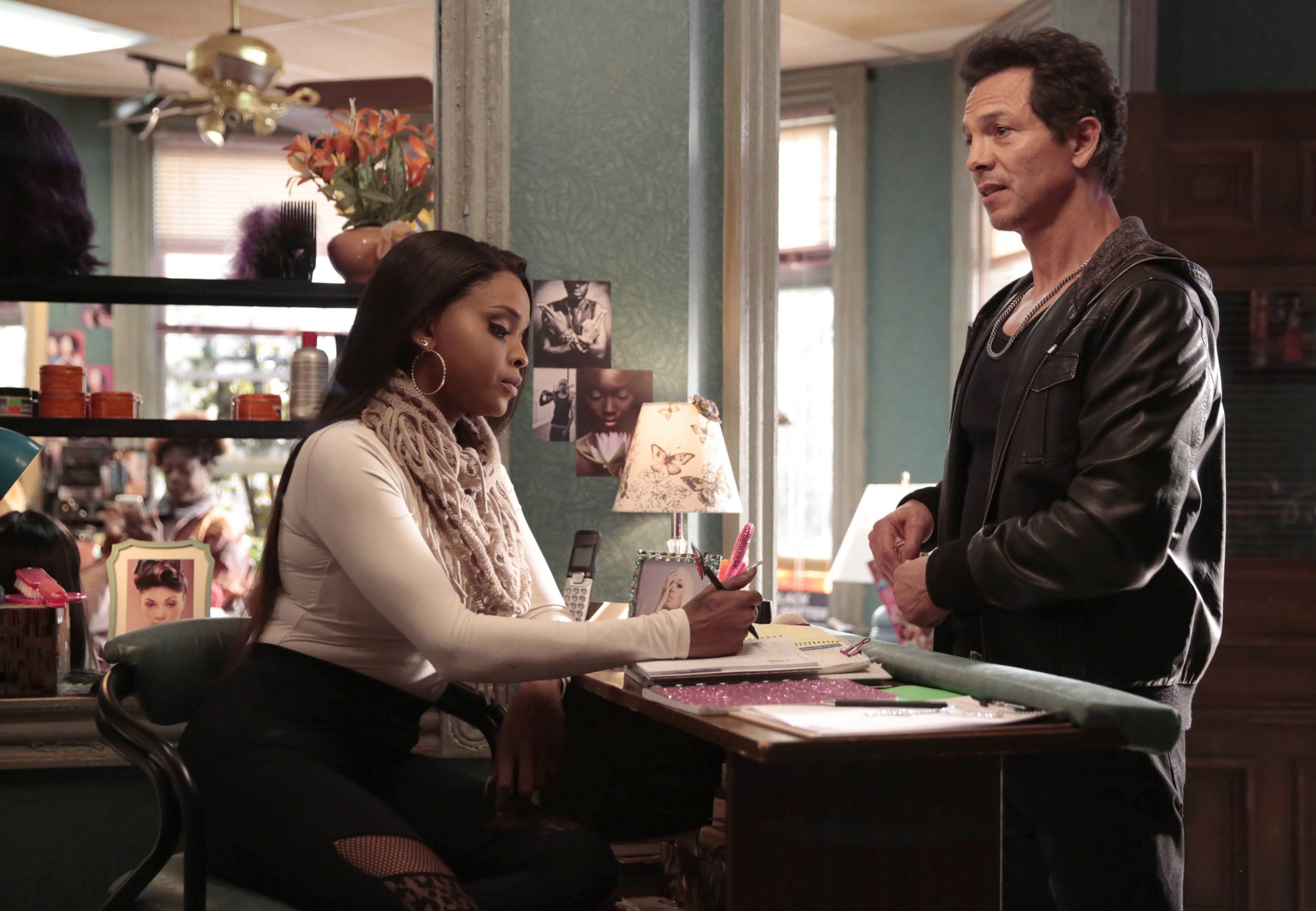 STAR: Pictured L-R: Amiyah Scott and Benjamin Bratt in the "New Voices" episode of STAR airing Wednesday, Jan. 25 (9:01-10:00 PM ET/PT) on FOX. ©2016 Fox Broadcasting Co. CR: Carin Baer/FOX
