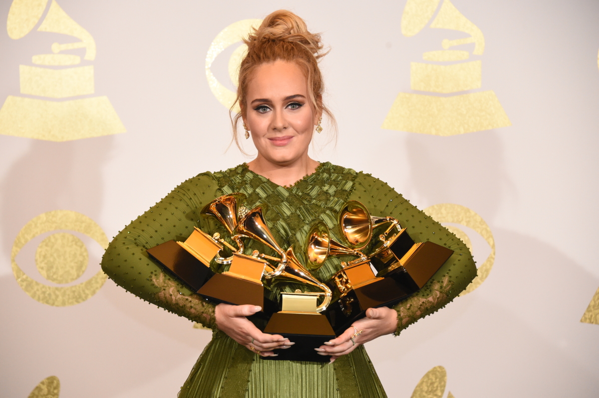 Adele poses for photographs backstage at THE 59TH ANNUAL GRAMMY AWARDS®, broadcast live from the STAPLES Center in Los Angeles, Sunday, Feb. 12 (8:00-11:30 PM, live ET/5:00-8:30 PM, live PT; 6:00-9:30 PM, live MT) on the CBS Television Network. Photo: Phil McCarten/CBS ©2017 CBS Broadcasting, Inc. All Rights Reserved