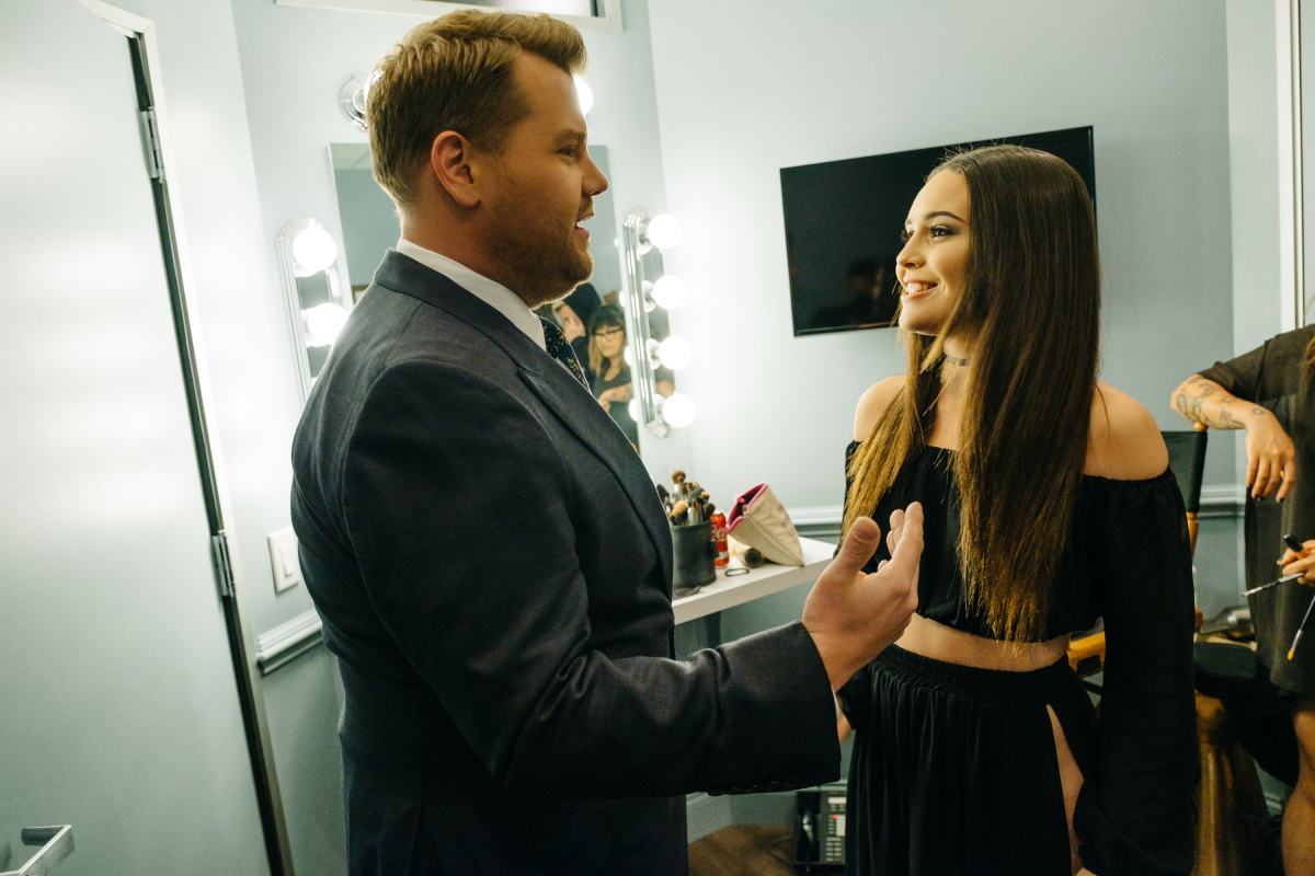 Bea Miller chats in the green room with James Corden during "The Late Late Show with James Corden," Thursday, March 30, 2017 (12:35 PM-1:37 AM ET/PT) On The CBS Television Network. Photo: Terence Patrick/CBS ©2017 CBS Broadcasting, Inc. All Rights Reserved