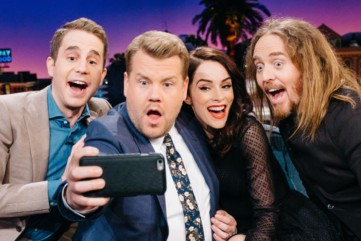 Ben Platt, Abigail Spencer, and Tim Minchin chat with James Corden during "The Late Late Show with James Corden," Monday, March 20, 2017 (12:35 PM-1:37 AM ET/PT) On The CBS Television Network. Photo: Terence Patrick/CBS ©2017 CBS Broadcasting, Inc. All Rights Reserved