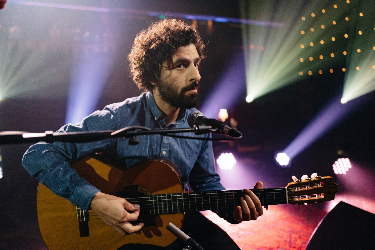 Jose Gonzalez performs during "The Late Late Show with James Corden," Tuesday, March 7, 2017 (12:35 PM-1:37 AM ET/PT) On The CBS Television Network. Photo: Terence Patrick/CBS ©2017 CBS Broadcasting, Inc. All Rights Reserved