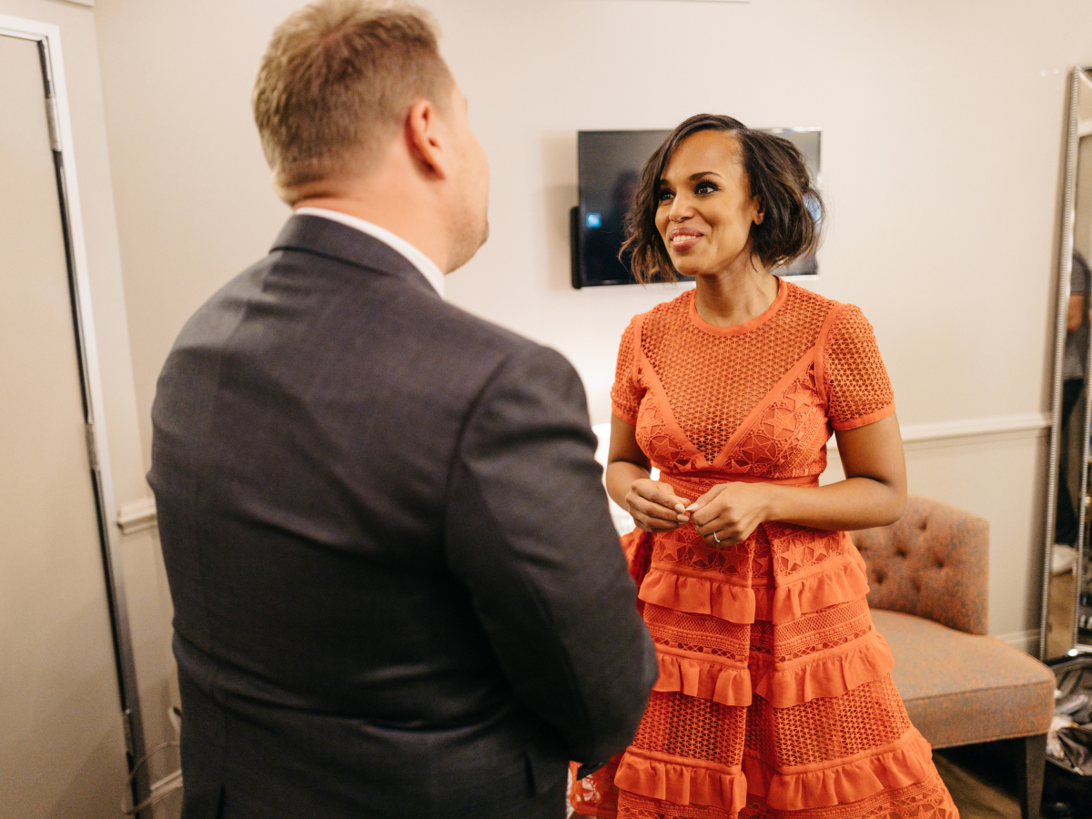 Kerry Washington chats in the green room with James Corden during "The Late Late Show with James Corden," Tuesday, March 7, 2017 (12:35 PM-1:37 AM ET/PT) On The CBS Television Network. Photo: Terence Patrick/CBS ©2017 CBS Broadcasting, Inc. All Rights Reserved