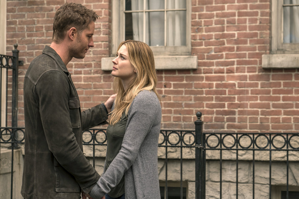 THIS IS US -- "Moonshadow" Episode118 -- Pictured: (l-r) Justin Hartley as Kevin, Alexandra Breckenridge as Sophie -- (Photo by: Ron Batzdorff/NBC)