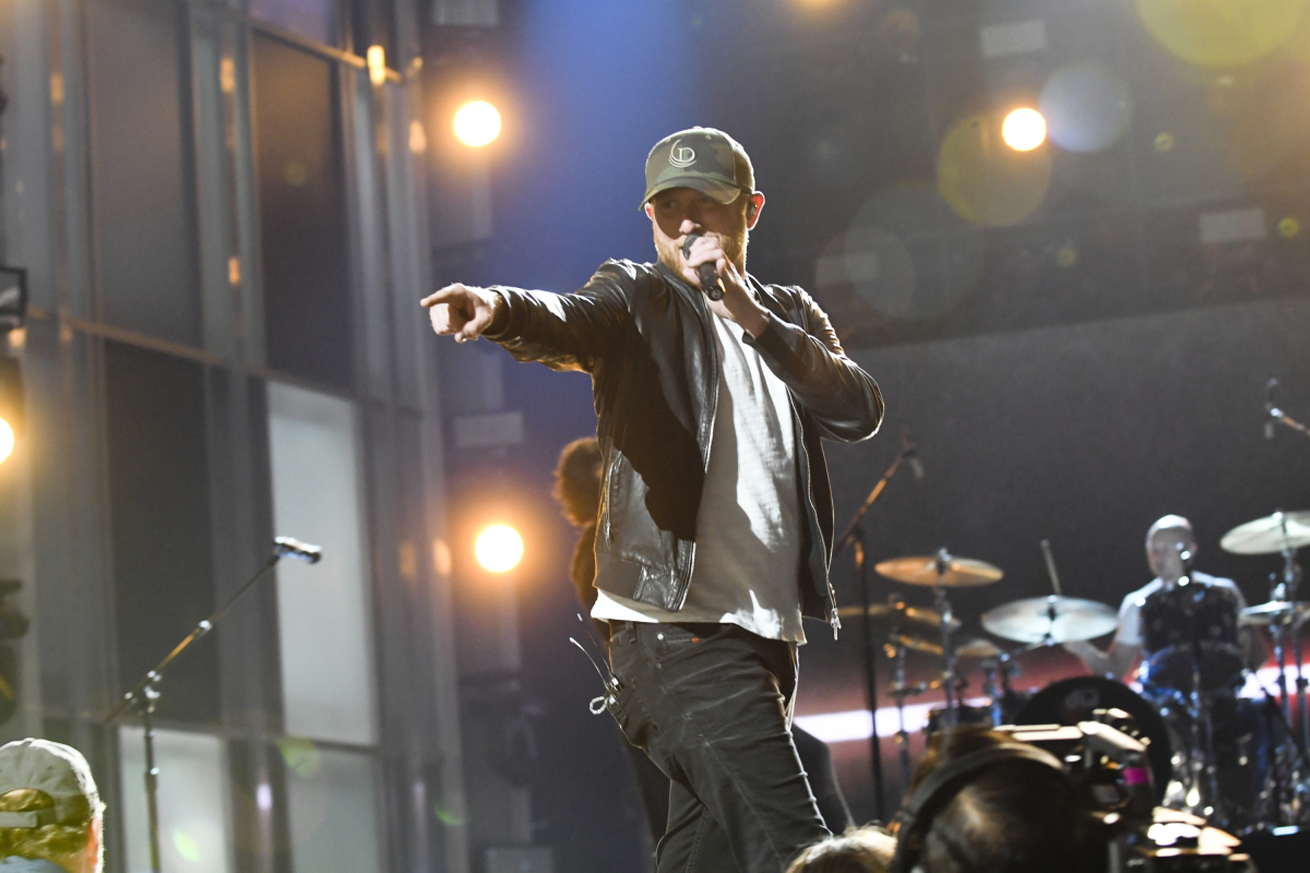 Cole Swindell performs during rehearsal for THE 52ND ACADEMY OF COUNTRY MUSIC AWARDS®, scheduled to air LIVE from T-Mobile Arena in Las Vegas Sunday, April 2 (live 8:00-11:00 PM, ET/delayed PT) on the CBS Television Network. Photo: Michele Crowe/CBS ©2017 CBS Broadcasting, Inc. All Rights Reserved