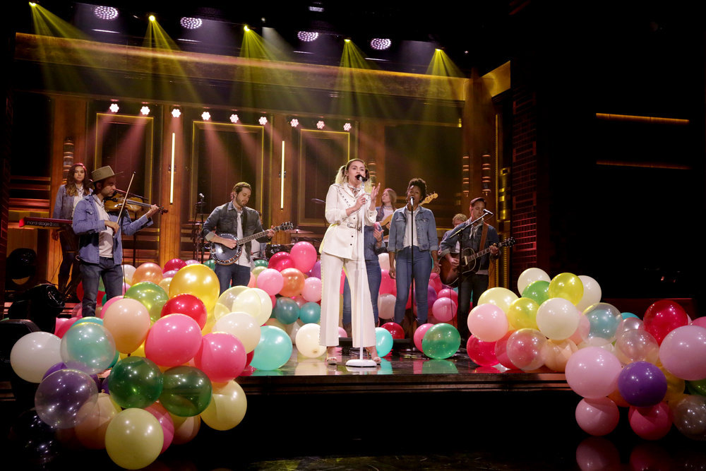 Miley Cyrus Appears Performs On The Tonight Show Starring Jimmy 