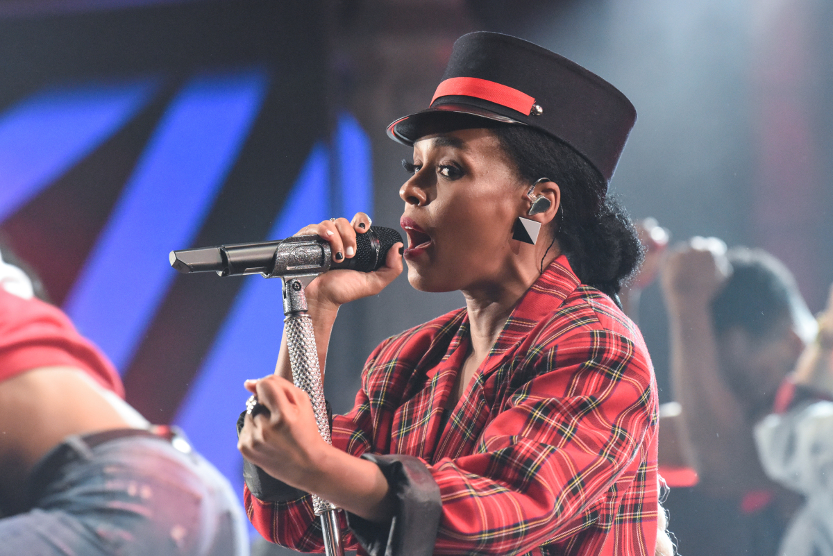 See Janelle Monáe Participate (But Not Score) in NBA Celebrity Game