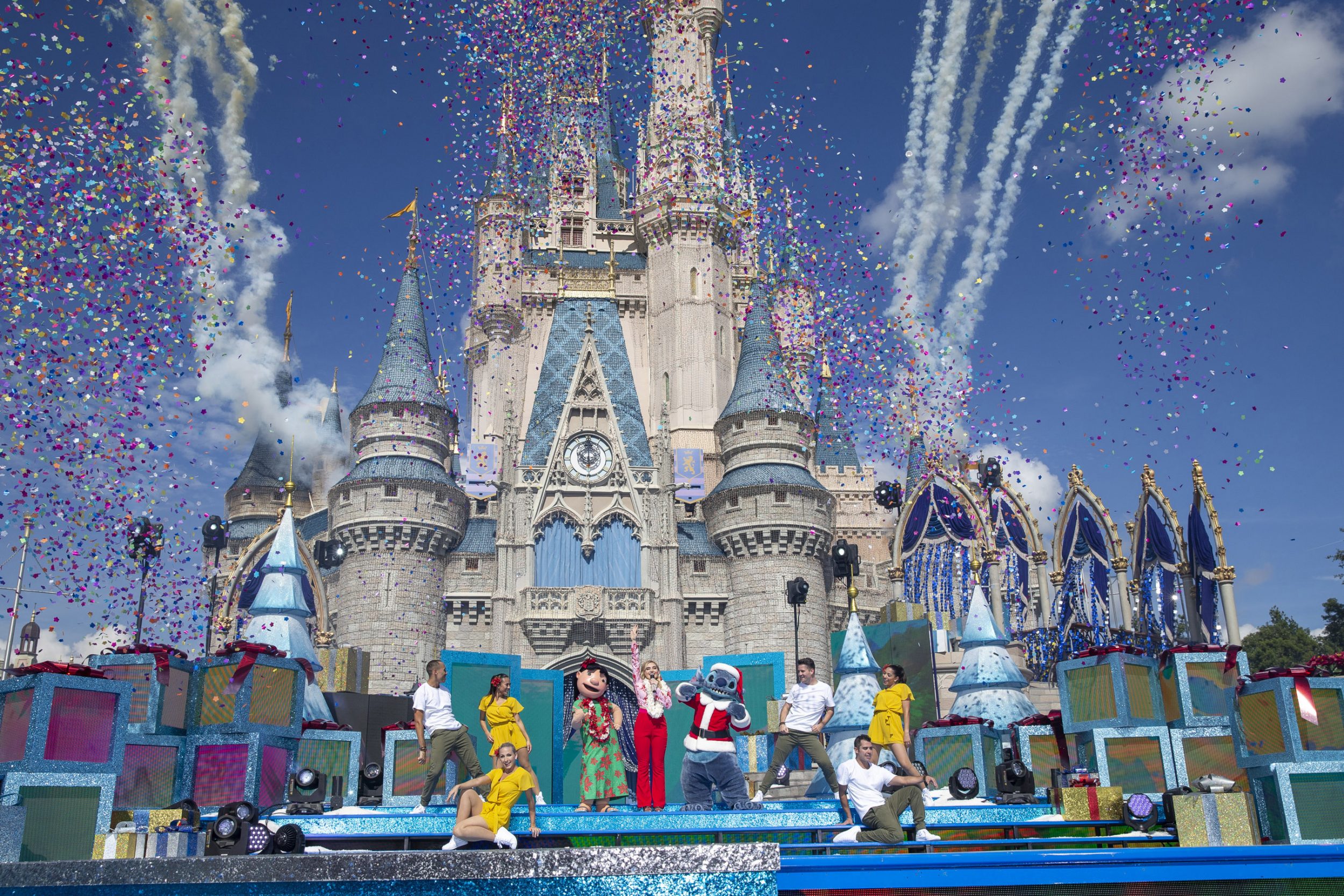 DISNEY PARKS PRESENTS A 25 DAYS OF CHRISTMAS HOLIDAY PARTY - "Disney P...
