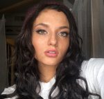 Jade Chynoweth posts a killer selfie on Instagram