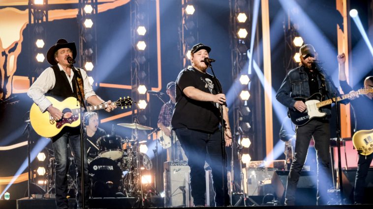 Brooks & Dunn and Luke Combs rehearse for the ACM Awards