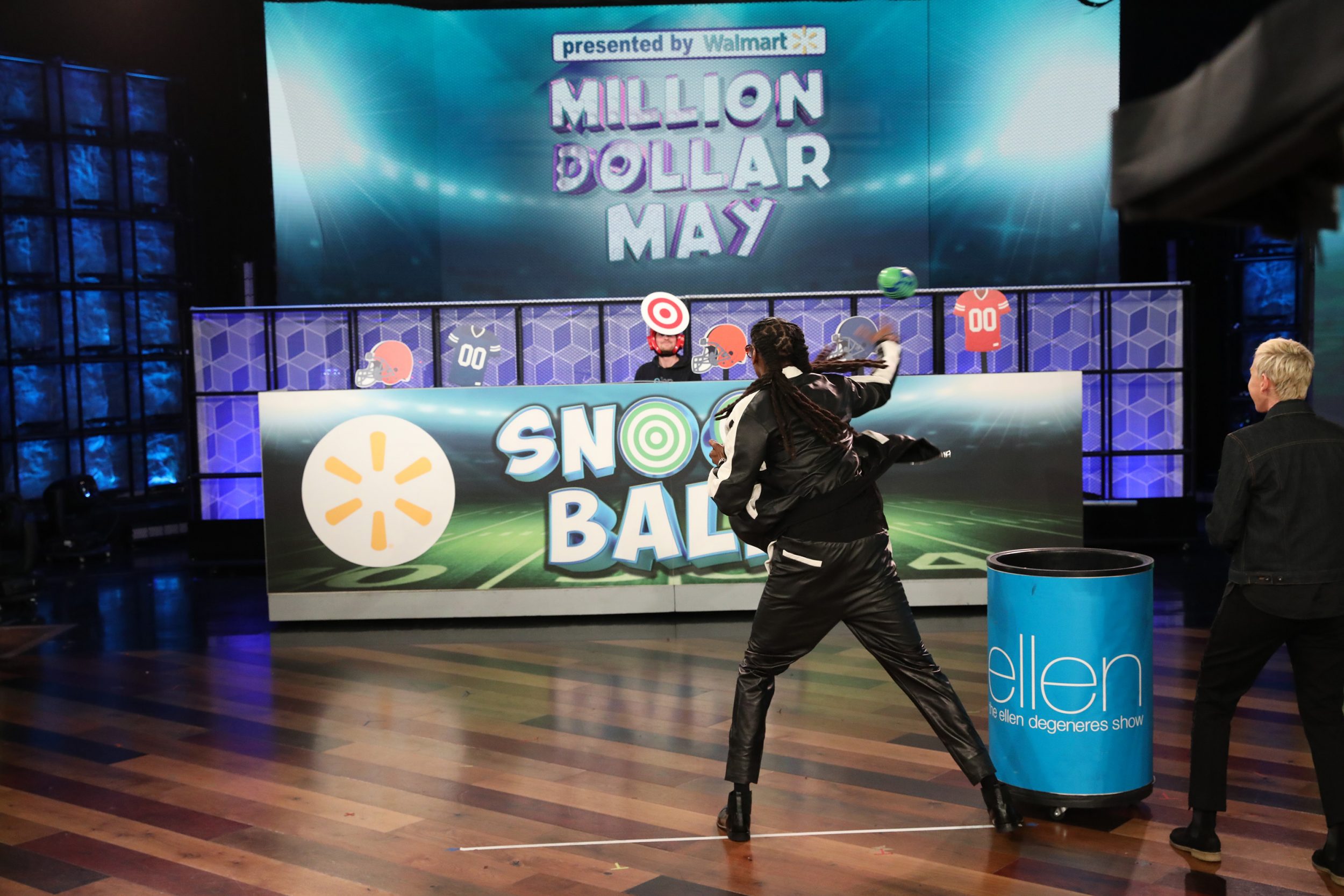 Snoop Dogg Chats Plays Snoop Ball On Ellen Degeneres Show Watch