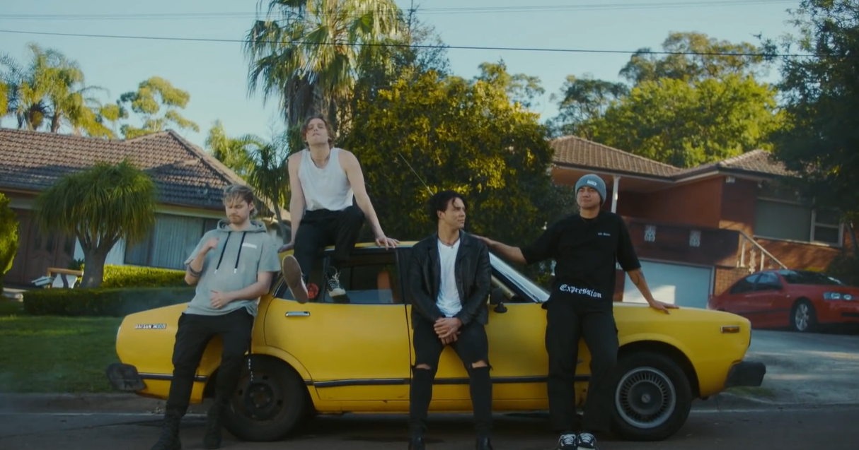 5 Seconds Of Summer S Calm Misses 1 On Overall Us Chart