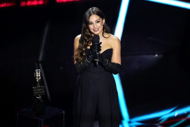 Special Look Addison Rae Presents Chart Achievement Honor At Billboard Music Awards