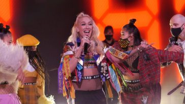 First Look: Gwen Stefani Appears, Performs On Thursday's 