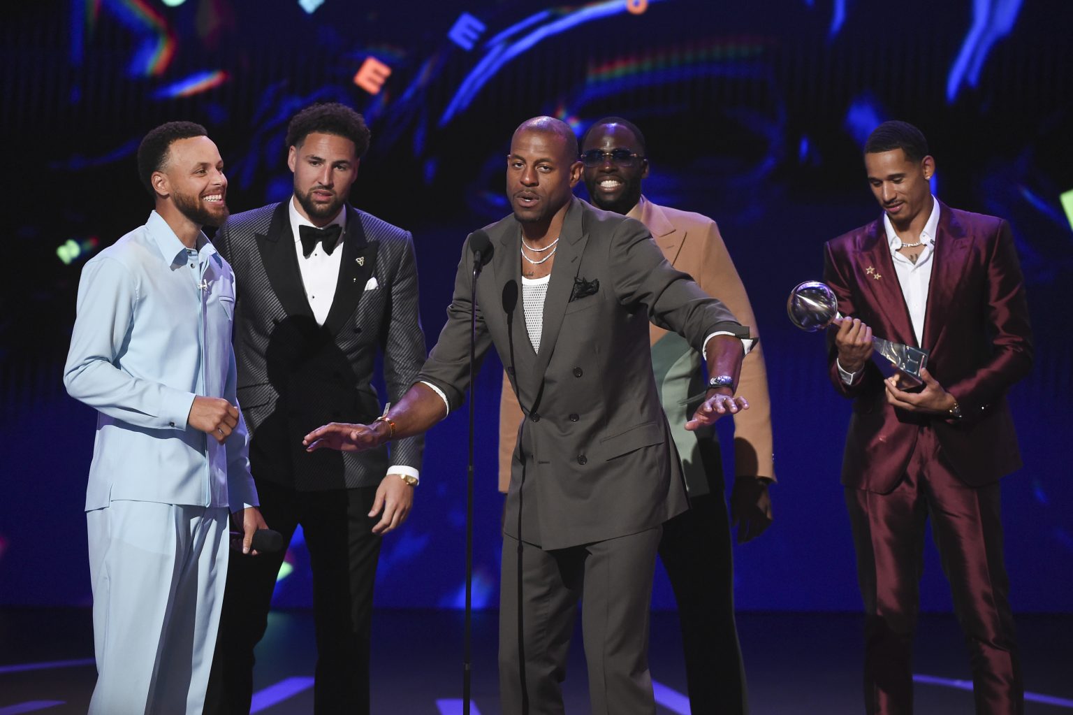 Steph Curry Hosts As Golden State Warriors Win Big At 2022 ESPYS; Full