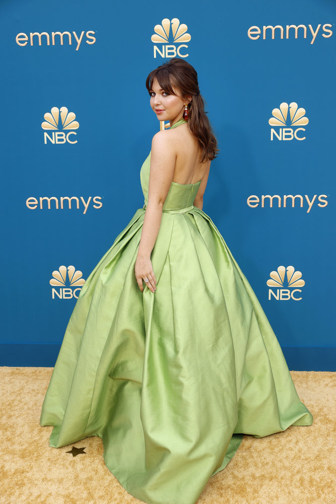 Yellowjackets" Star Sammi Hanratty Appears On Emmy Awards Red Carpet (Special Look)