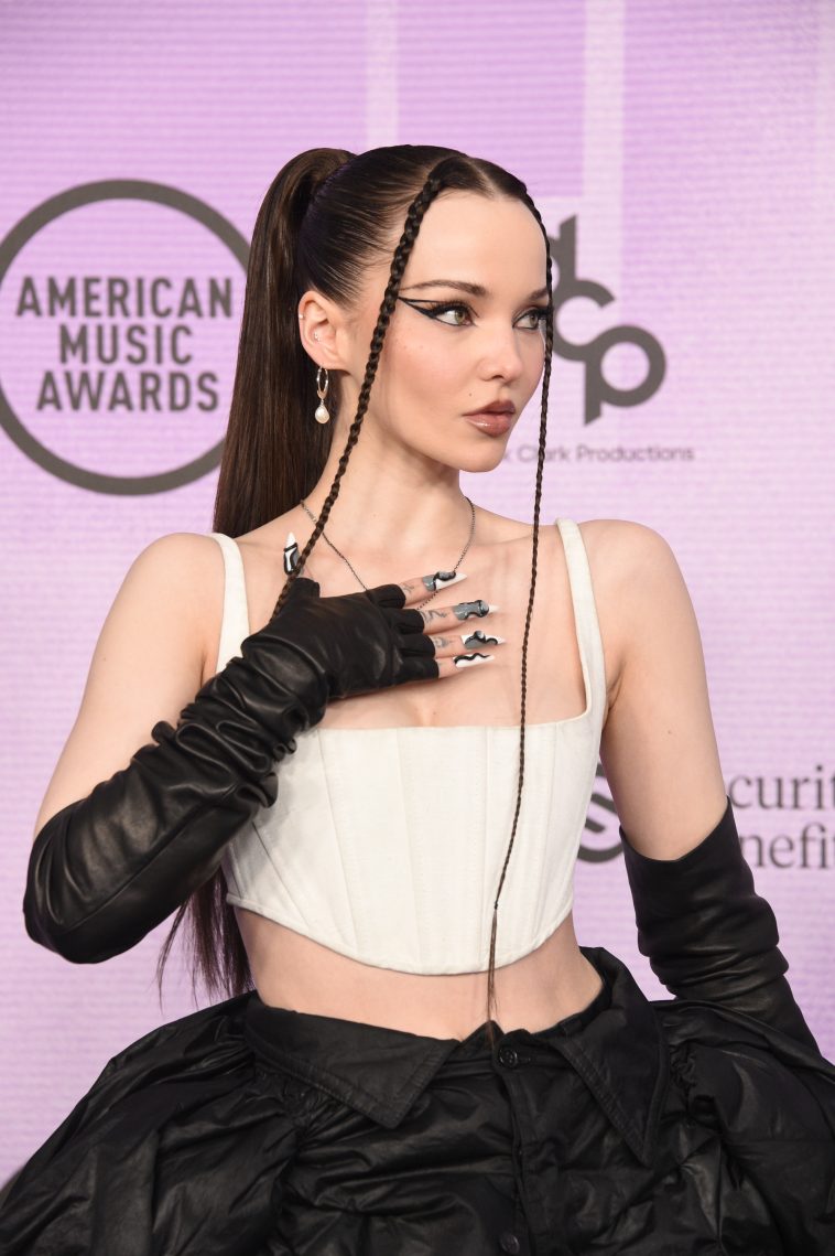 Dove Cameron Wows With Amas Red Carpet Look Wins Award For New Artist Of The Year