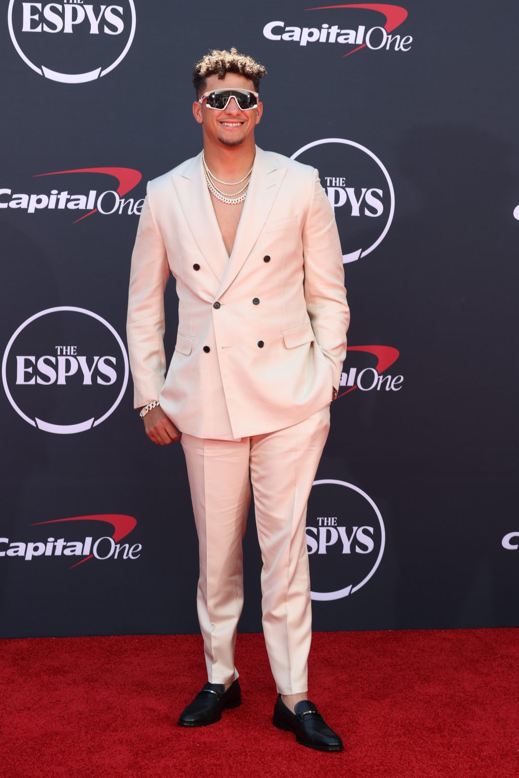 Patrick Mahomes, Brittany Mahomes Arrive At 2023 ESPYS Ceremony (Red