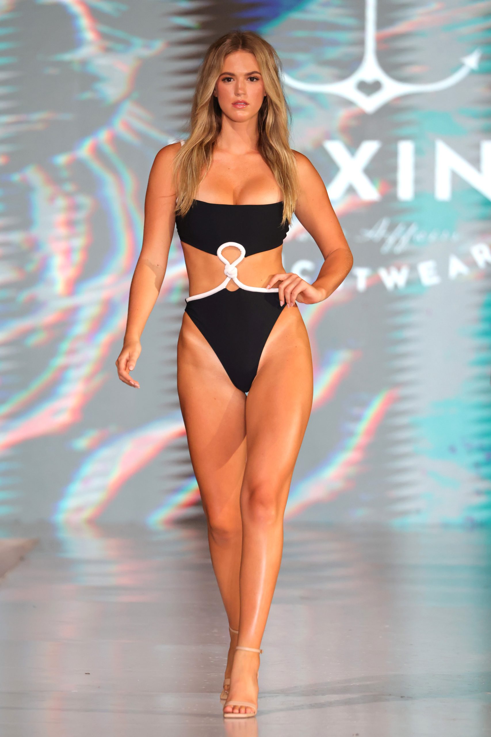 Olivia Link Walks For Maxine Affairs, Moda Minx, Looks Beautiful During Miami  Swim Week (Special Look)